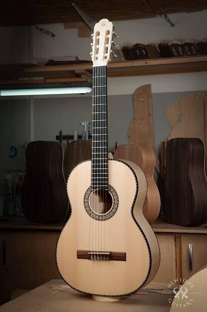 Фото Классическая гитара NewTone High Wave CT N