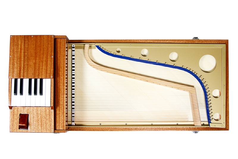 Фото ПКМИ ФОНДА П.И.ЧАЙКОВСКОГО Гусли клавишные “Садко”; “Былина”