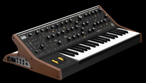 Фото Аналоговый синтезатор Moog Sub 37 Tribute Edition