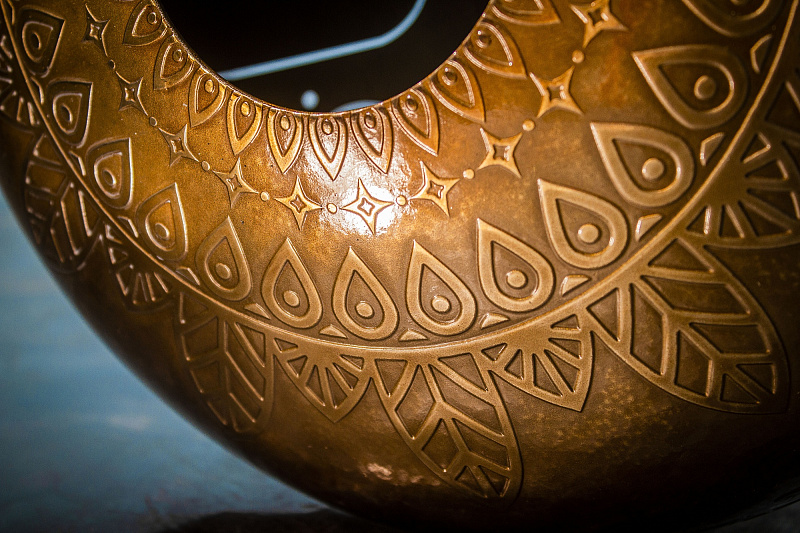 Фото KSY.35.C.e2 Глюкофон 35см, гравировка «Гороскоп», полукруглые лепестки, Ля-минор, Kosmosky