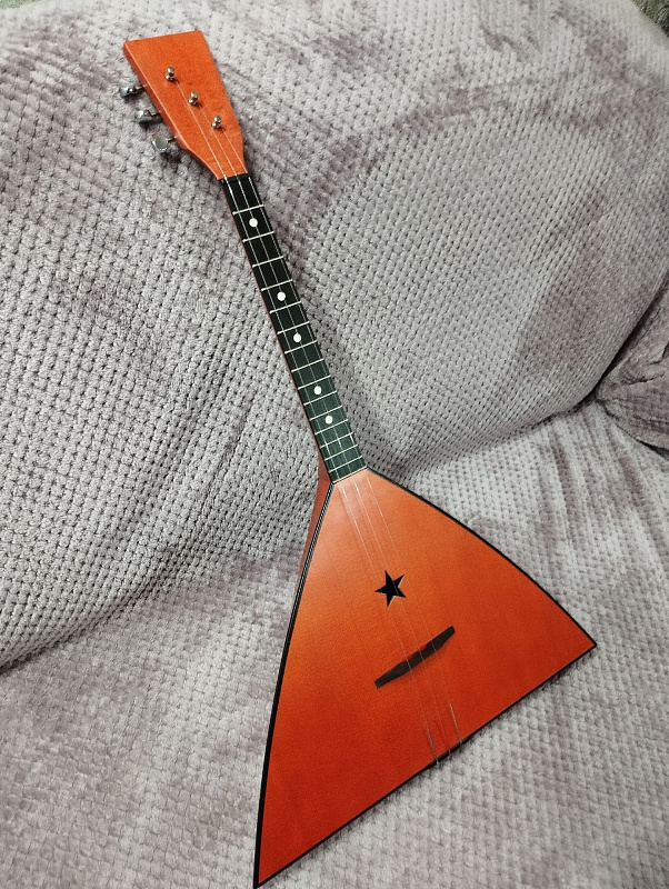 Фото Балалайка Балалайкеръ 3S-RS Спутник Красная Звезда