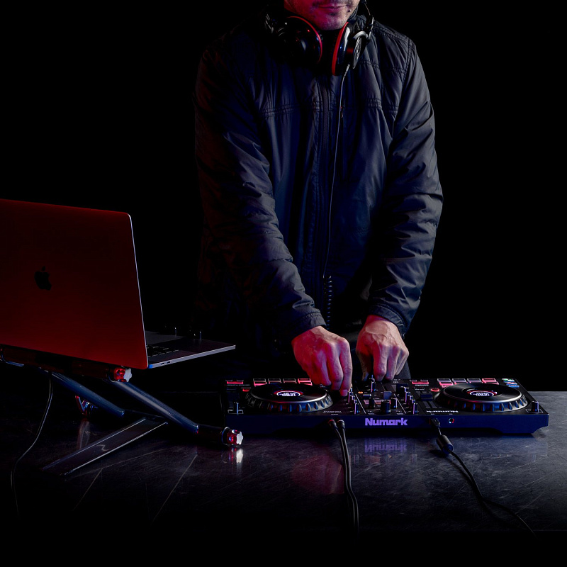 Фото NUMARK Mixtrack Platinum FX