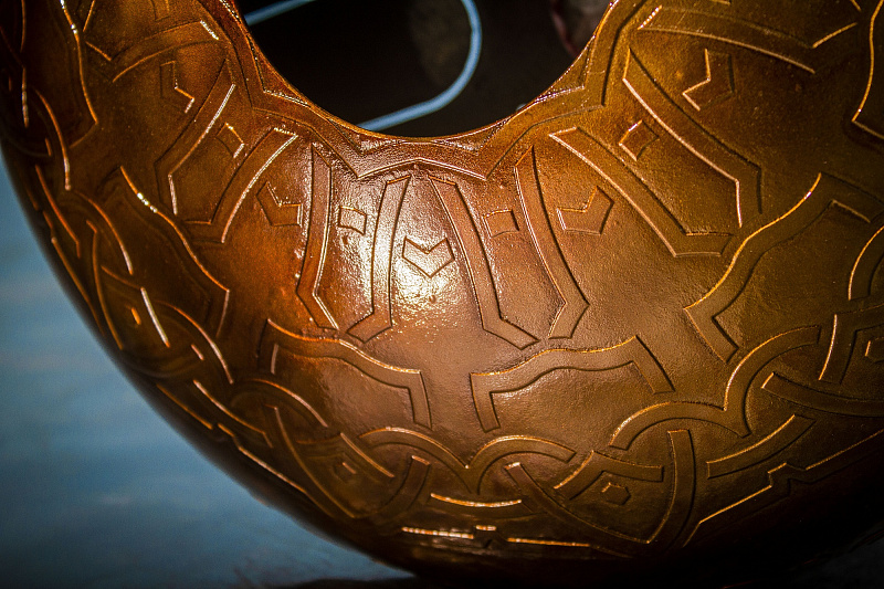 Фото KSY.35.C.e3 Глюкофон 35см, гравировка «Компас», полукруглые лепестки, Ля-минор, Kosmosky